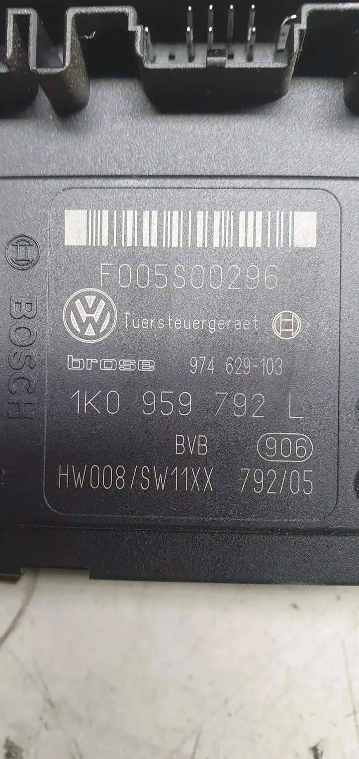 Volkswagen PASSAT B6 (2005 - 2010) 1K0959792L Мотор стеклоподъемника передний — фото 3