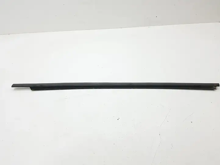 Opel Astra G (1998 - 2004) LH009153529 Накладка стекла передней двери — фото 1