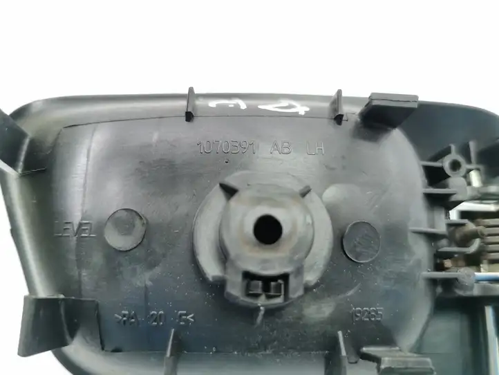Chrysler 300 - 300C (2005 - 2011) 1070391AB Внутренняя ручка двери — фото 5