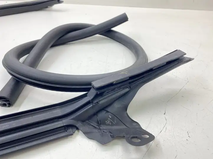 Audi A7 S7 4G (2010 - 2014) S5339932 Уплотнитель кузова — фото 5