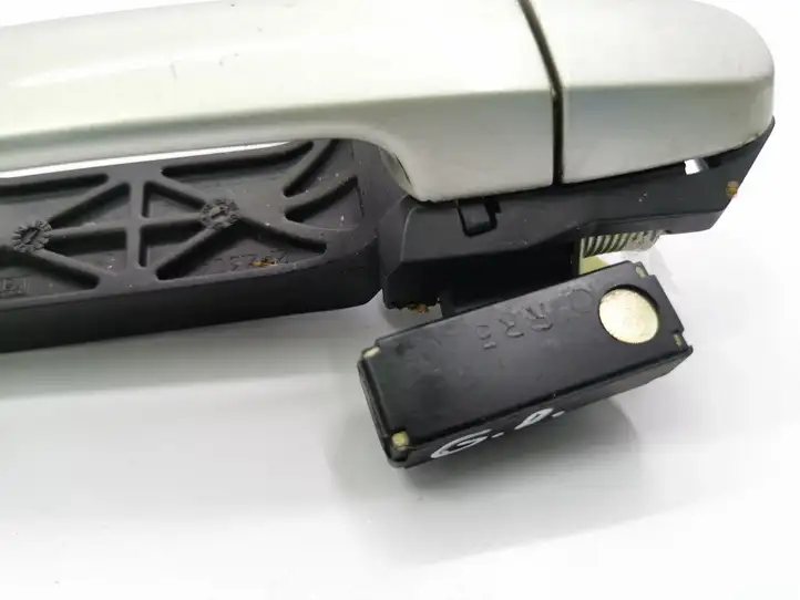 Toyota Corolla Verso AR10 (2004 - 2009) 242304 Наружная ручка задней двери — фото 2