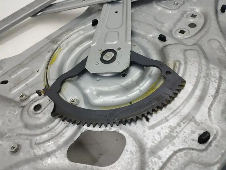 Kia Sportage   963303W500 Механизм для электрического подъема окон передней двери (без двигателя)