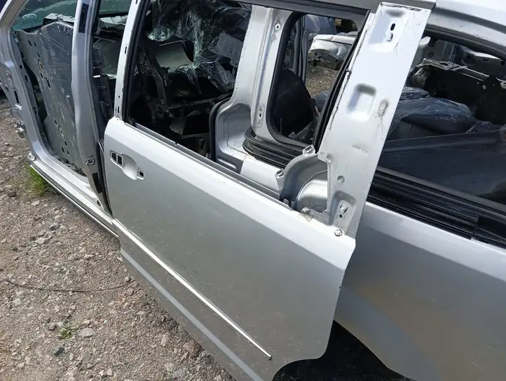 Chrysler Grand Voyager V (2007 - 2010) Боковая раздвижная дверь — фото 6