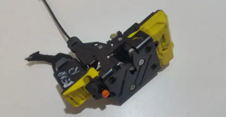 Volvo XC90 (2002 - 2006) 30634624 Замок задней двери — фото 5
