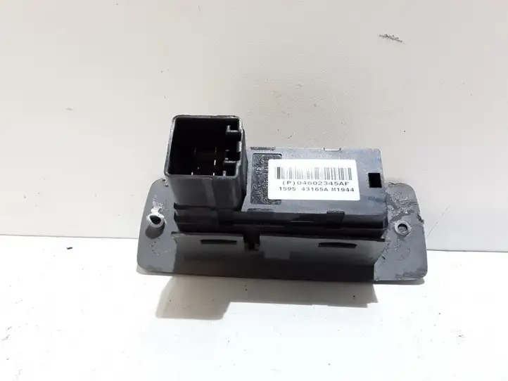 Jeep Grand Cherokee (WK) (2004 - 2010) 04602345AF Блок кнопок стеклоподъемников — фото 2
