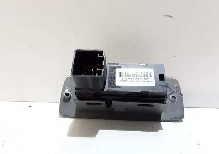 Jeep Grand Cherokee (WK) (2004 - 2010) 04602345AF Блок кнопок стеклоподъемников — фото 3