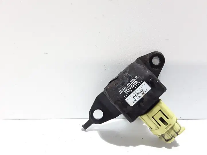 Toyota Land Cruiser (J120) (2002 - 2009) 8917335060 Датчик удара SRS — фото 1