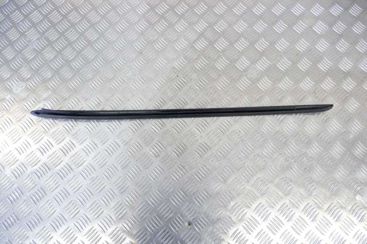 7P6854328A Volkswagen Touareg II Priekinio stiklo apdaila