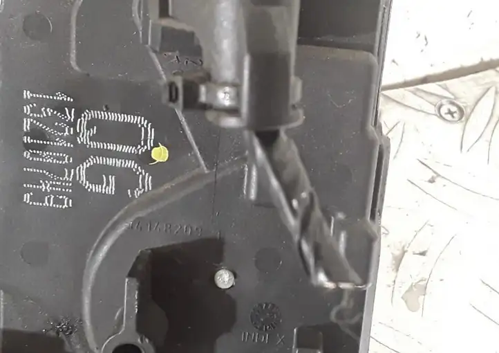 Opel Zafira (2003 - 2006)  4148209 Замок передней двери