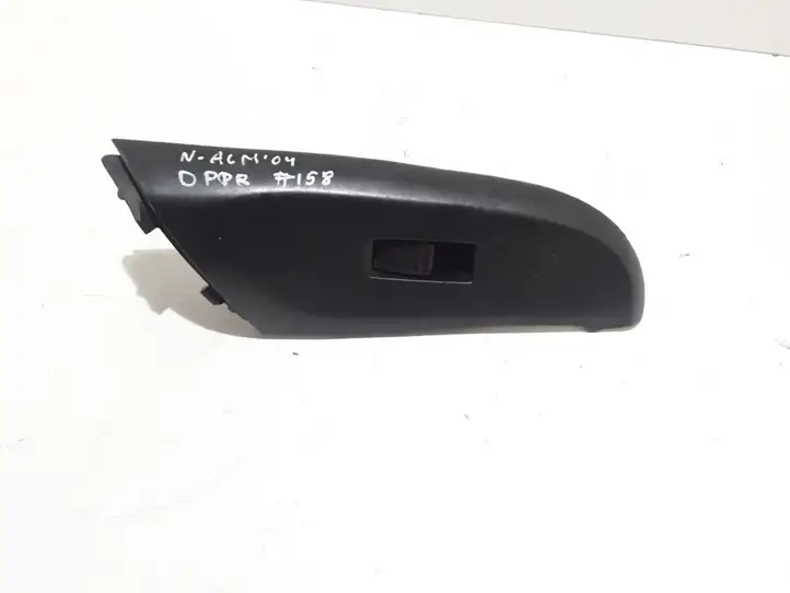 Nissan Almera N16 (2000 - 2010) Кнопка стеклоподъемников — фото 1