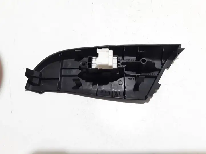 Nissan Almera N16 (2000 - 2010) Кнопка стеклоподъемников — фото 2