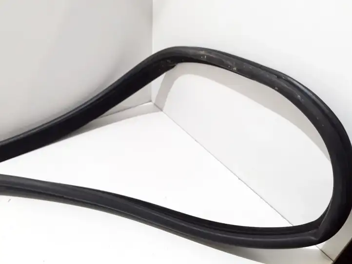 Land Rover Range Rover Sport (2005 - 2009)  CFE000771 Уплотнительная резина (на кузове)