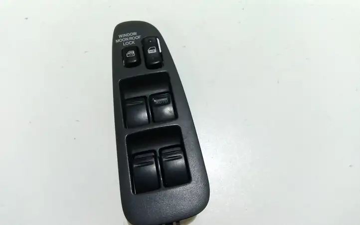 Toyota Previa (XR30, XR40) II (2000 - 2006) 8404028010 Блок кнопок стеклоподъемников — фото 1