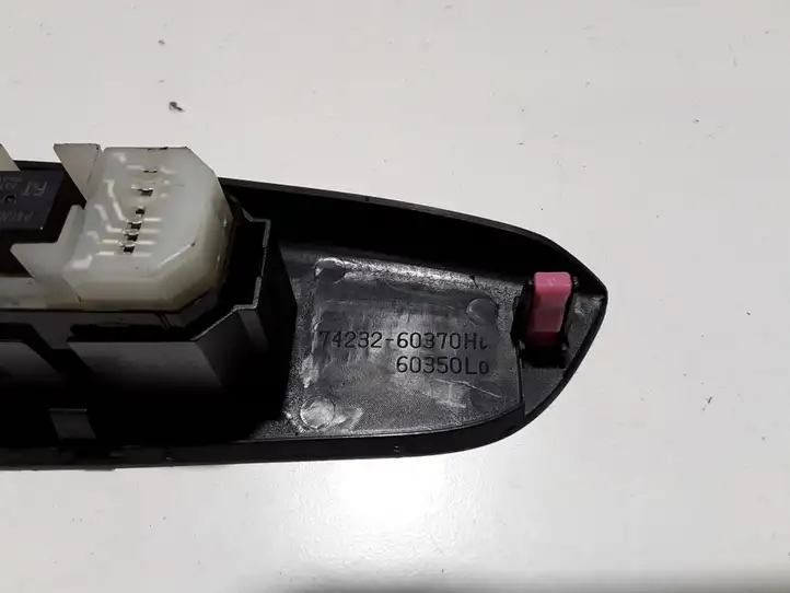 Toyota Land Cruiser (J120) (2002 - 2009) 7423260370 Блок кнопок стеклоподъемников — фото 4