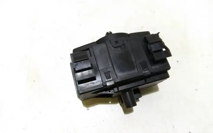 BMW 3 E90 E91 (2005 - 2012) 6932794 Включатель фонарей — фото 3