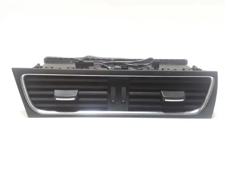 Audi A5 8T 8F (2007 - 2011) 8T1820951C Центральный воздушный дефлектор — фото 1