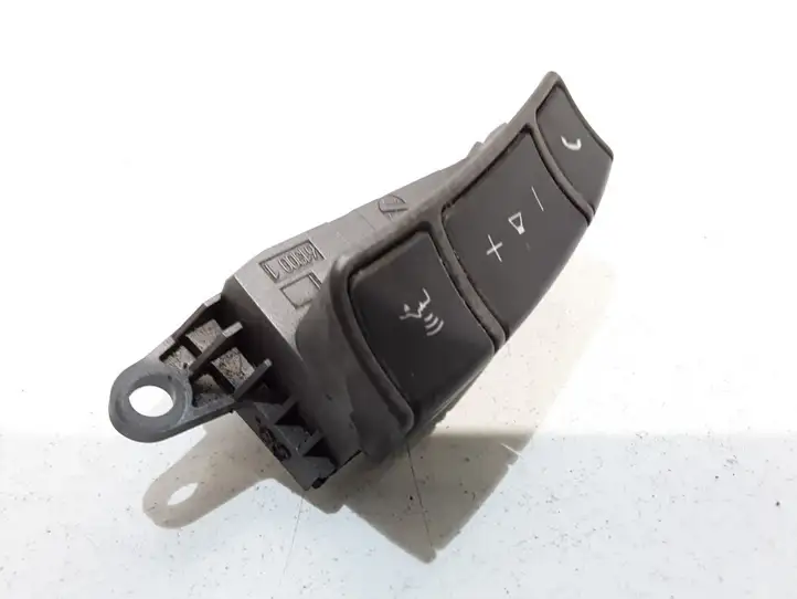 BMW 7 E65 E66 (2001 - 2008) 6911585 Кнопки на рулевом колесе — фото 1