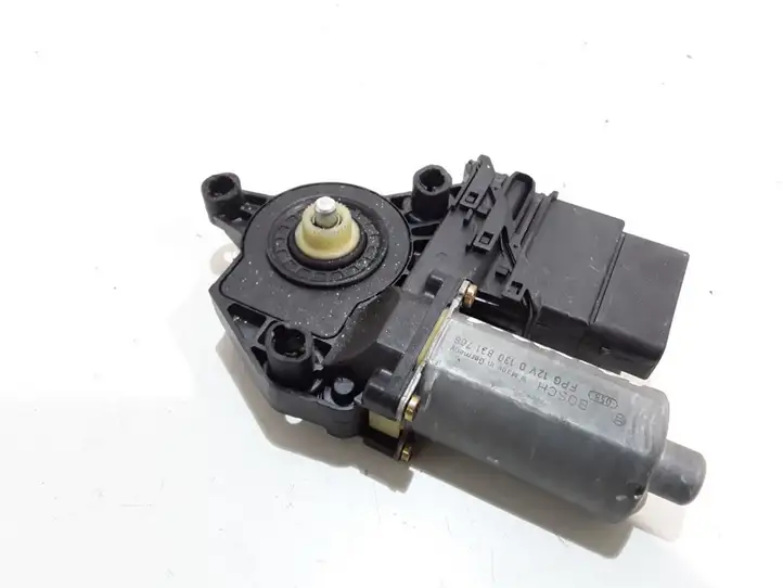 Volkswagen Golf IV (1998 - 2005) 0130821766 Стеклоподъемник задней двери — фото 1