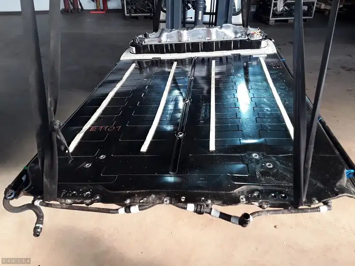 Tesla Model Y (2019 - 2024) 170001298F Модуль аккумуляторной батареи гибридного автомобиля / электромобиля — фото 1