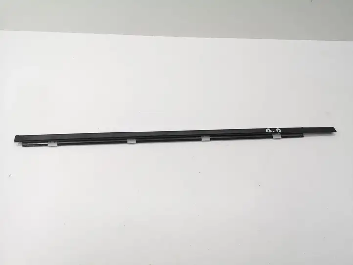 Nissan Qashqai (2006 - 2010) Накладка стекла задней двери — фото 1