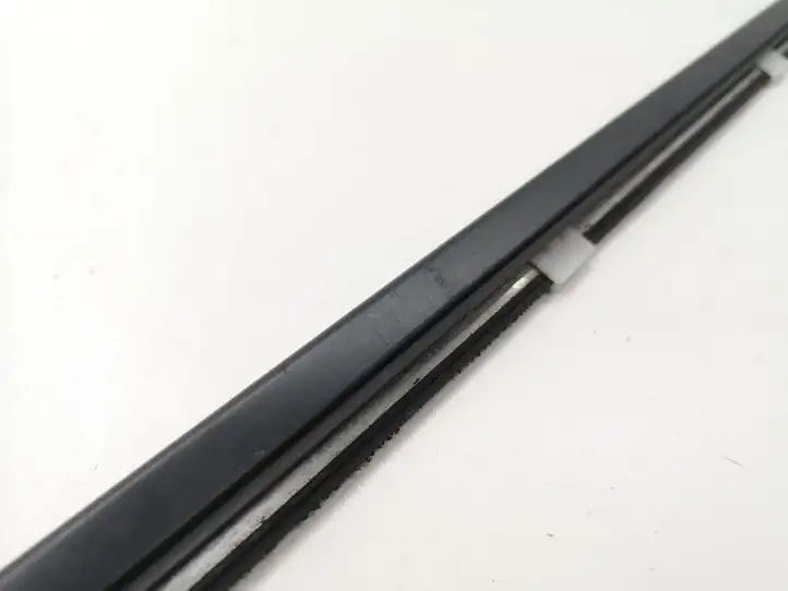Nissan Qashqai (2006 - 2010) Накладка стекла задней двери — фото 3