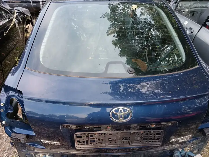 Toyota Avensis T250 (2006 - 2009) Крышка багажника — фото 1