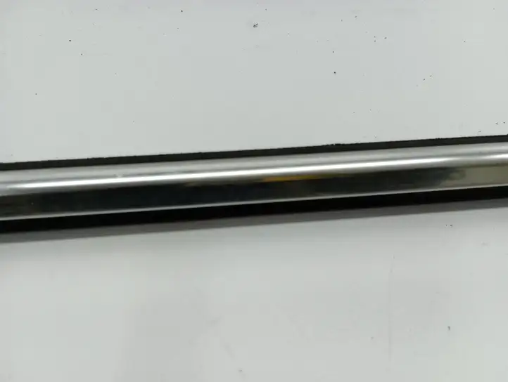 Seat Ateca (2016 - ) Накладка стекла задней двери — фото 5