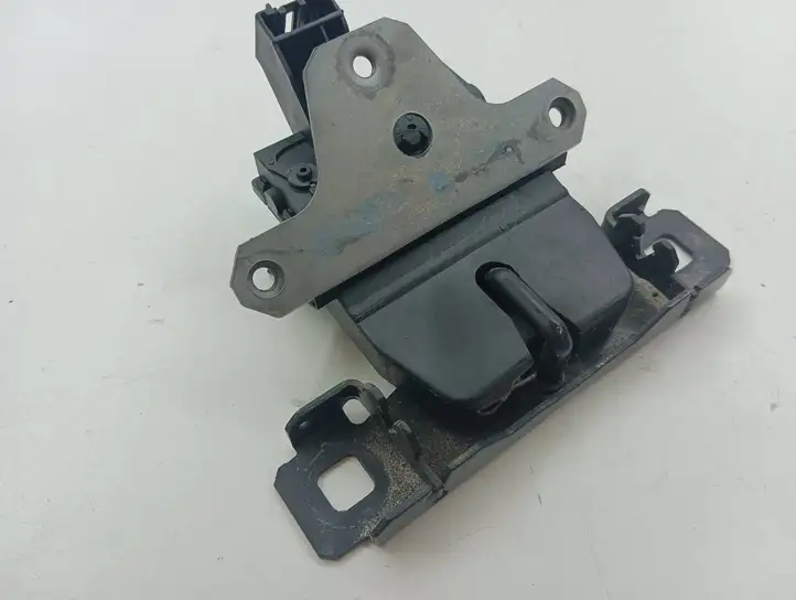 Ford Focus (2011 - 2015) 3M51R404B1 Замок крышки багажника — фото 2