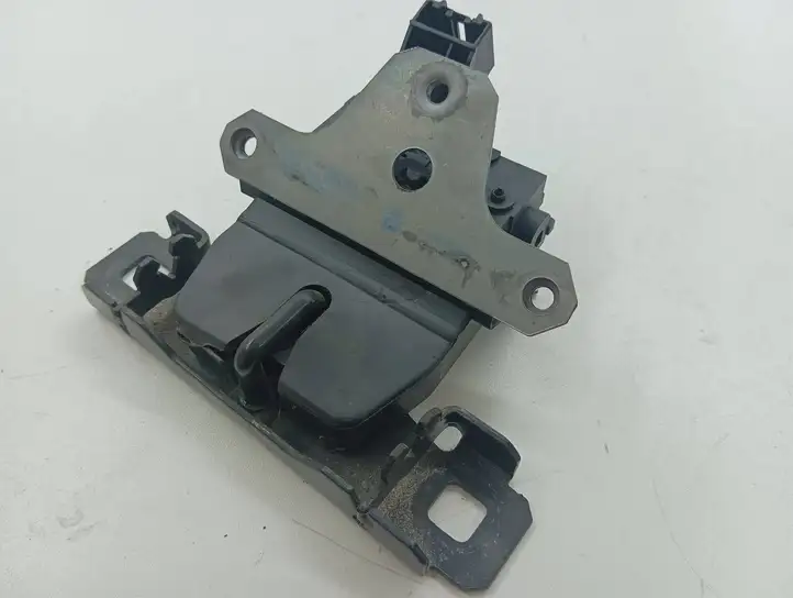 Ford Focus (2011 - 2015) 3M51R404B1 Замок крышки багажника — фото 3