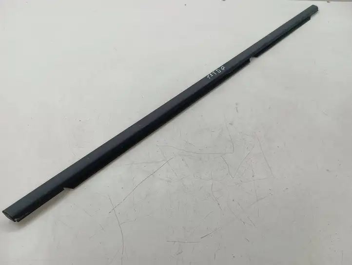 Mercedes-Benz C W203 (2000 - 2007) Накладка стекла задней двери — фото 2