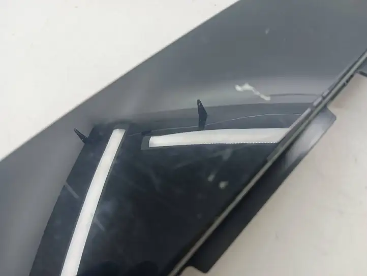 Ford Focus (2019 - ) Накладка стекла задней двери — фото 4