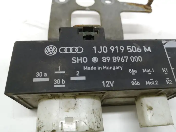 Volkswagen Polo (2001 - 2005) 1J0919506M Реле вентилятора охлаждения — фото 4