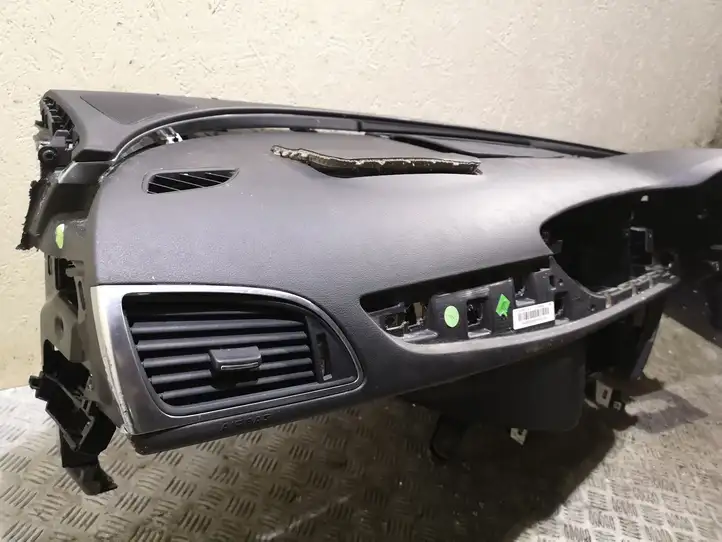 Audi A6 (2011 - 2014)  4G2858041 Панель