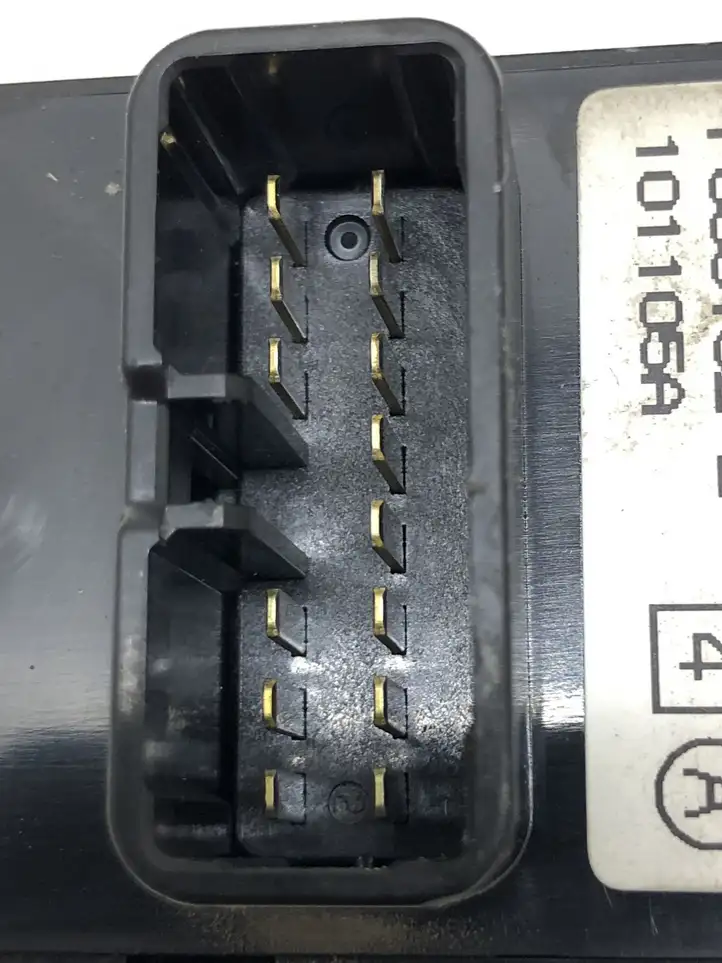 Mitsubishi Colt (2004 - 2008) 8608A076 Кнопка стеклоподъемников — фото 3