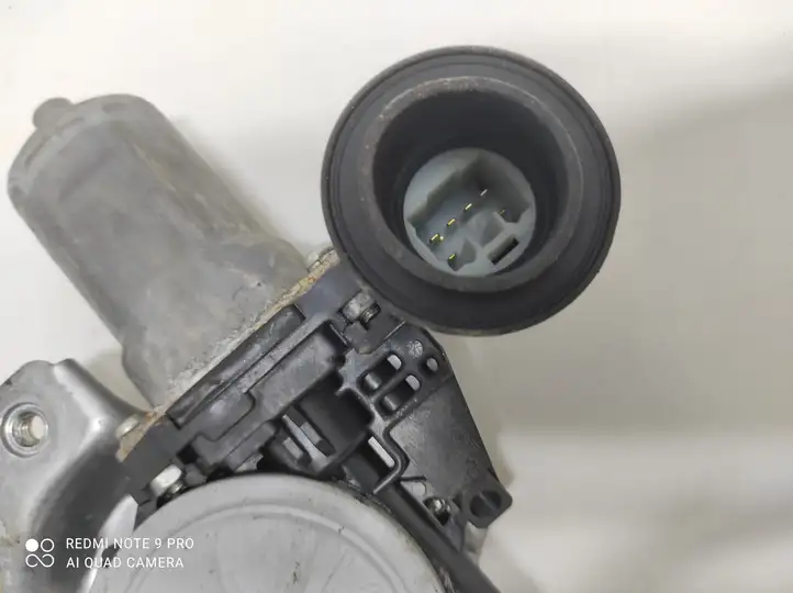 Lexus GS 300 350 430 450h (2004 - 2007) 8572058010 Электростеклоподъемник передний (комплект) — фото 3