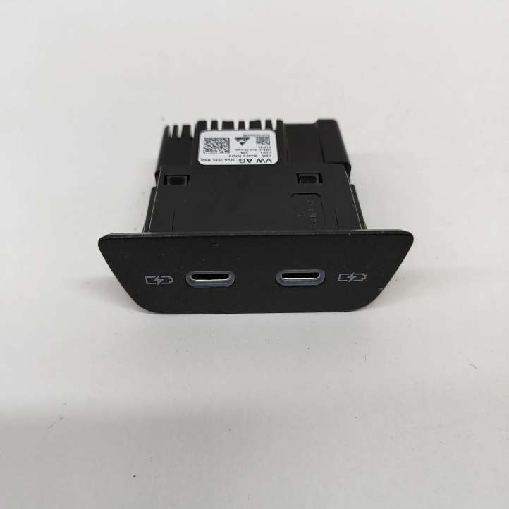 2G6035954 Volkswagen T-Roc USB jungtis