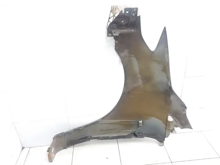 Mazda 5 (2005 - 2010)   Крыло