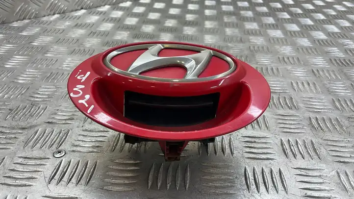 Hyundai i20 (PB PBT) (2008 - 2012) 817211J020 Ручка крышки багажника — фото 3