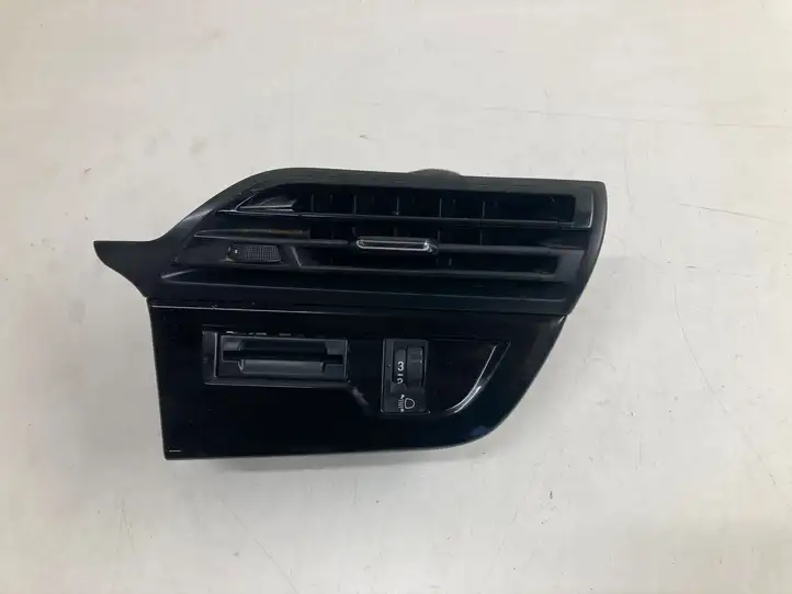 Citroen C4 Grand Picasso (2013 - 2016) 967797657A Боковой воздушный дефлектор — фото 1