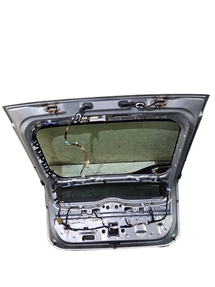 Toyota Prius (XW20) (2003 - 2009) Крышка багажника — фото 2