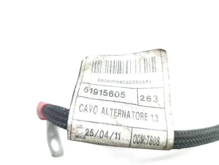 Fiat Doblo (2015 - ) 51915605 Плюсовой провод аккумулятора — фото 3