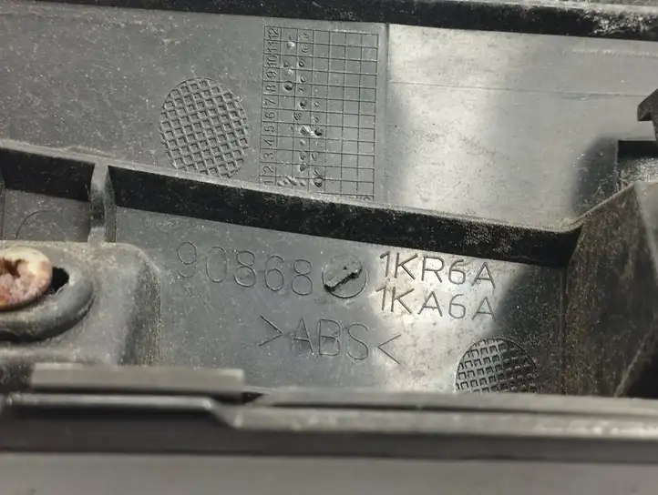 Nissan Juke I F15 (2010 - 2018) 908681KR6A Подсветка номера — фото 5