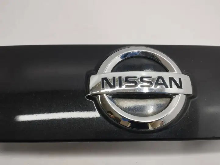 Nissan Juke I F15 (2010 - 2018) 908681KR6A Подсветка номера — фото 8