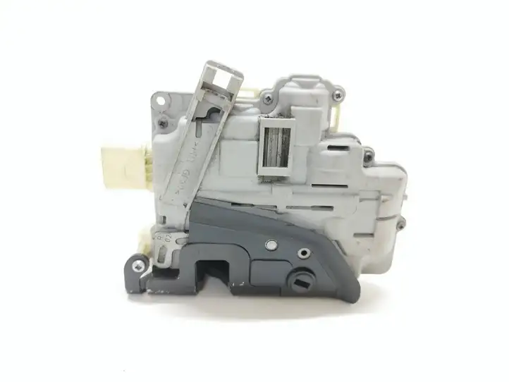 Volkswagen PASSAT B6 (2005 - 2010)  3C4839016A Замок задней двери