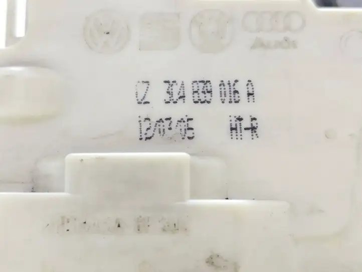 Volkswagen PASSAT B6 (2005 - 2010)  3C4839016A Замок задней двери