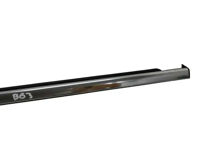 Mercedes-Benz GL X164 (2006 - 2012) 1646908280 Накладка стекла задней двери — фото 2
