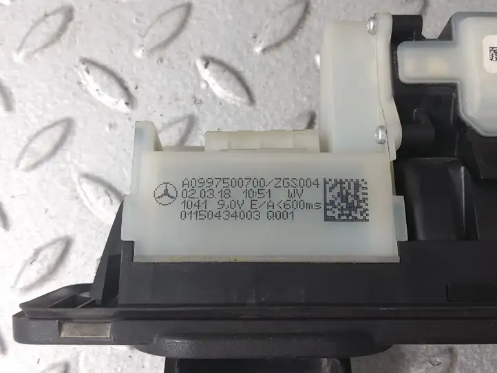 Mercedes-Benz A W177 (2018 - ) A0997500700 Кнопка закрытия крышки багажника — фото 5