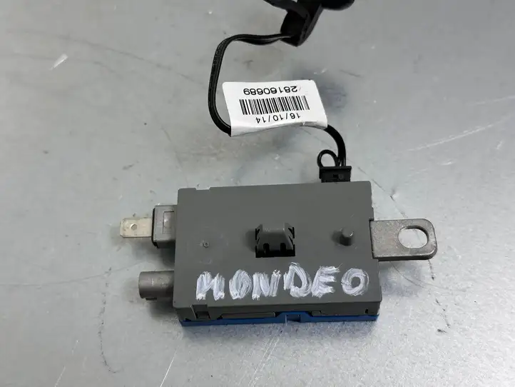 Ford Mondeo MK V (2014 - ) DS7T18C847XA Усилитель антенны — фото 2