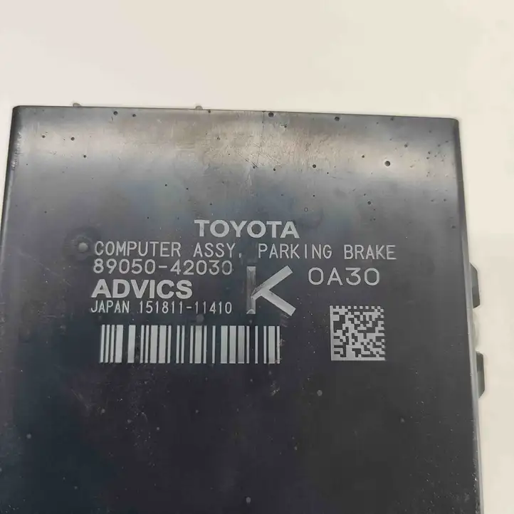 Toyota RAV 4 (XA50) (2018 - ) 15181111410 Блок управления стояночным тормозом (EPB) — фото 6