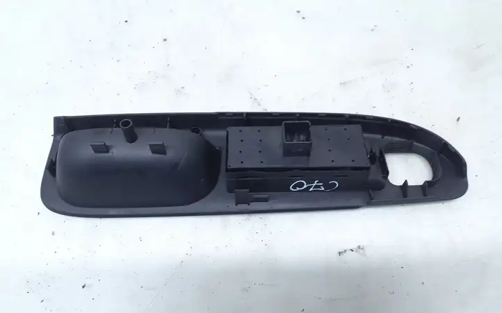 Volkswagen PASSAT B6 (2005 - 2010) 1K4959857 Блок кнопок стеклоподъемников — фото 3